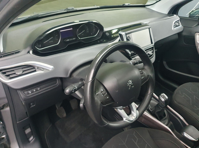 Peugeot 2008 1.2 PureTech Style PANO/NAVI/CLIMA/CRUISE/PDC