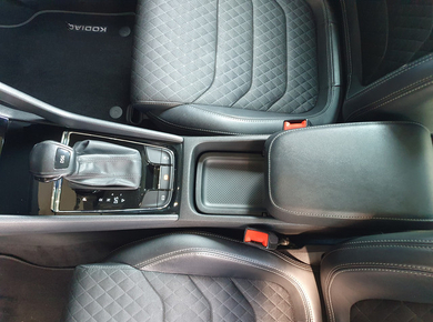 Škoda Kodiaq 1.5 TSI Business Edition PDC/TREKH./CARPLAY/NAVI/CRUISE/AIRCO/LMV