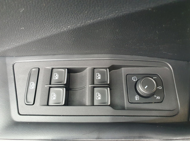 Volkswagen T-Roc 1.5 TSI Sport CARPLAY/LED/ACRUISE/CLIMA