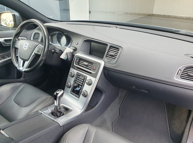 Volvo V60 2.0 T4 Polar+ NAVI/PDC/LEDER/CRUISE/CLIMA/LMV