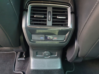 Škoda Kodiaq 1.5 TSI Business Edition PDC/TREKH./CARPLAY/NAVI/CRUISE/AIRCO/LMV