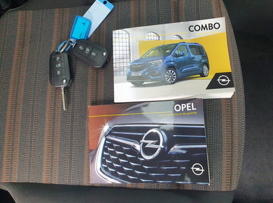Opel Combo Tour 1.2 Turbo L1H1 Edition PANO/CRUISE/CARPLAY/TRHAAK/LMV