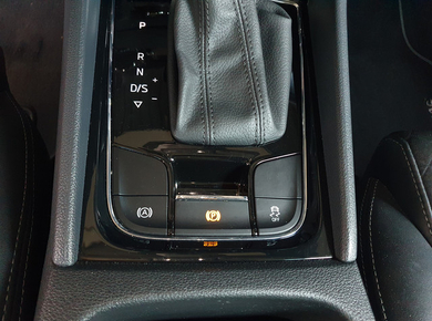 Škoda Kodiaq 1.5 TSI Business Edition PDC/TREKH./CARPLAY/NAVI/CRUISE/AIRCO/LMV