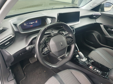 Peugeot 2008 1.2 PureTech Blue Lease Allure NAVI/TRHAAK/CRUISE/CAMERA/PDC