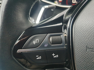 Peugeot 2008 1.2 PureTech Blue Lease Allure NAVI/TRHAAK/CRUISE/CAMERA/PDC