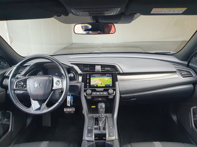 Honda Civic 1.0 i-VTEC Elegance TREKH./PDC/CAMERA/NAVI/CRUISE/CLIMA