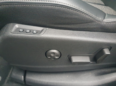 Peugeot 3008 1.2 PureTech Blue Lease Premium NAVI/PDC/CRUISE/CLIMA/CAMERA