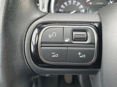 Citroën C3 1.2 PureTech Shine PANO/CAMERA/NAVI/CRUISE/AIRCO/LMV
