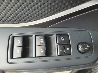 Toyota C-HR 1.8 Hybrid Active CLIMA/CAMERA/CRUISE/LMV