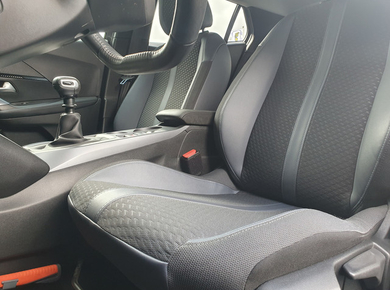 Peugeot 2008 1.2 PureTech Allure NAVI/PDC/TRHAAK/LED/CRUISE/LMV