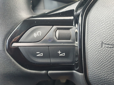 Peugeot 2008 1.2 PureTech Allure NAVI/PDC/TRHAAK/LED/CRUISE/LMV
