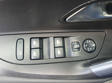 Peugeot 2008 1.2 PureTech Allure NAVI/PDC/TRHAAK/LED/CRUISE/LMV