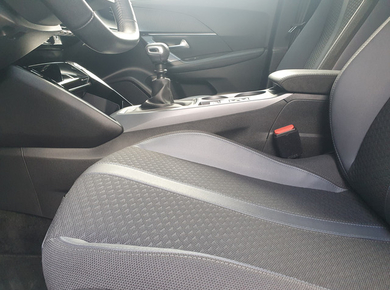 Peugeot 2008 1.2 PureTech Allure NAVI/PDC/TRHAAK/LED/CRUISE/LMV