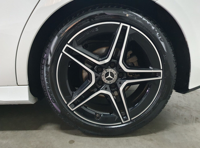Mercedes-Benz A-Klasse 180 Business Solution AMG CAMERA/PDC/NAVI/CRUISE/AIRCO/LMV