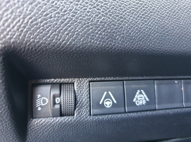 Peugeot 2008 1.2 PureTech Blue Lease Allure PDC/NAVI/CARPLAY/CLIMA/LMV