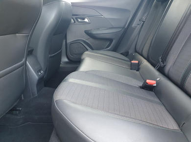 Peugeot 2008 1.2 PureTech Blue Lease Allure PDC/NAVI/CARPLAY/CLIMA/LMV