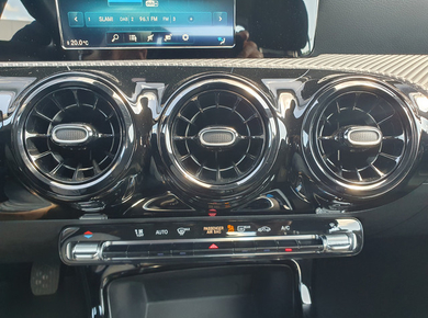 Mercedes-Benz A-Klasse 160 AIRCO/CRUISE/CAMERA/DIG.DASH