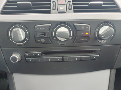 BMW 5 Serie Touring 525xi Business Line Edition II M-PAKKET/PANO/NAVI/TRHAAK/CLIMA/LMV