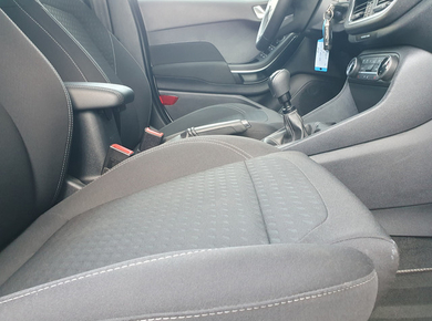 Ford Fiesta 1.0 EcoBoost Titanium PDC/NAVI/CARPLAY/CLIMA/STOELVERW