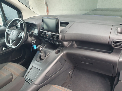 Opel Combo Tour 1.2 Turbo L1H1 Edition PANO/CRUISE/CARPLAY/TRHAAK/LMV