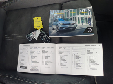 Opel Astra Sports Tourer 1.2 Ultimate PDC/TREKH./CARPLAY/NAVI/HALF-LEDER/CRUISE/AIRCO