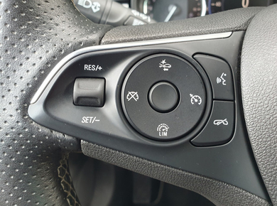Opel Astra Sports Tourer 1.2 Ultimate PDC/TREKH./CARPLAY/NAVI/HALF-LEDER/CRUISE/AIRCO