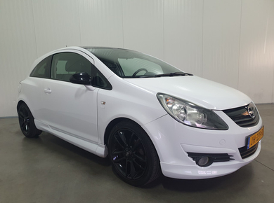 Opel Corsa 1.4-16V Edition AIRCO/CRUISE/H.LEDER/LMV