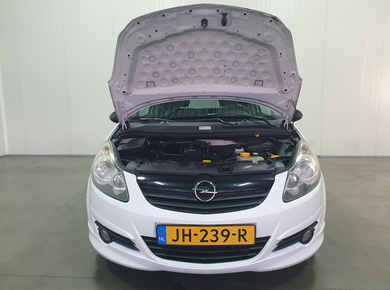 Opel Corsa 1.4-16V Edition AIRCO/CRUISE/H.LEDER/LMV