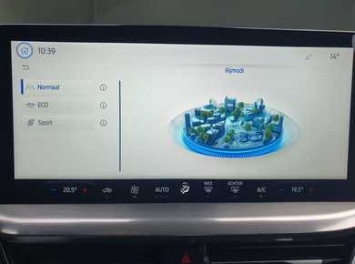 Ford Focus 1.0 EcoBoost Hybrid Titanium X NAVI/PDC/LED/CRUISE/CARPLAY