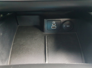 Ford Focus 1.0 EcoBoost Hybrid Titanium X NAVI/PDC/LED/CRUISE/CARPLAY