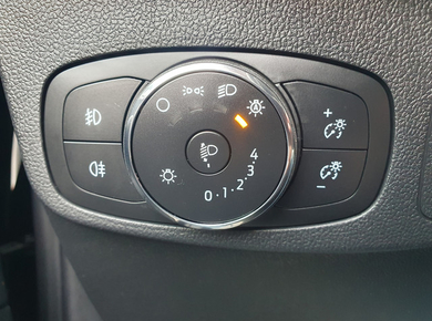 Ford Focus 1.0 EcoBoost Hybrid Titanium X NAVI/PDC/LED/CRUISE/CARPLAY