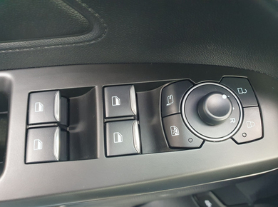 Ford Focus 1.0 EcoBoost Hybrid Titanium X NAVI/PDC/LED/CRUISE/CARPLAY