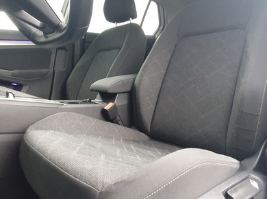 Volkswagen Golf 1.0 eTSI Life Business NAVI/DIG.COCKPIT/LED/CLIMA/LMV