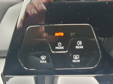 Volkswagen Golf 1.0 eTSI Life Business NAVI/DIG.COCKPIT/LED/CLIMA/LMV
