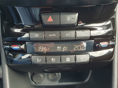 Peugeot 208 1.2 PureTech Blue Lease Allure NAVI/CARPLAY/CLIMA/LMV