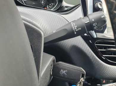 Peugeot 208 1.2 PureTech Blue Lease Allure NAVI/CARPLAY/CLIMA/LMV