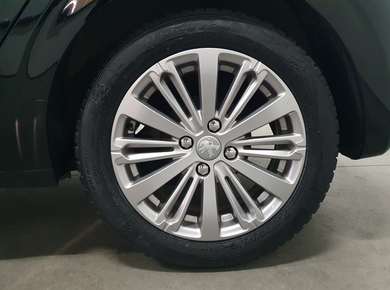 Peugeot 208 1.2 PureTech Blue Lease Allure NAVI/CARPLAY/CLIMA/LMV