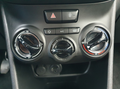 Peugeot 208 1.2 PureTech Blue Lion NAVI/PDC/CRUISE/TRHAAK/AIRCO