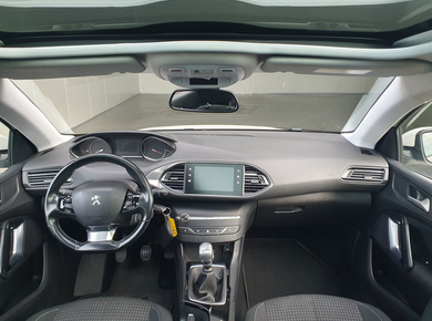 Peugeot 308 SW 1.2 PureTech Blue Lease Executive PANO/NAVI/CRUISE/TRHAAK