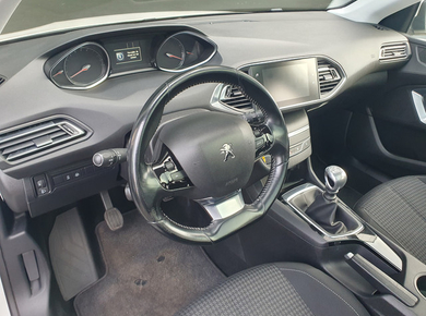 Peugeot 308 SW 1.2 PureTech Blue Lease Executive PANO/NAVI/CRUISE/TRHAAK