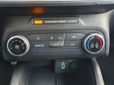 Ford FOCUS Wagon 1.0 EcoBoost Trend Edition Business NAVI/PDC/CRUISE/AIRCO/LED