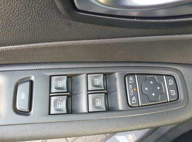 Renault Captur 0.9 TCe Edition One NAVI/LED/CAMERA/LEDER/TRHAAK