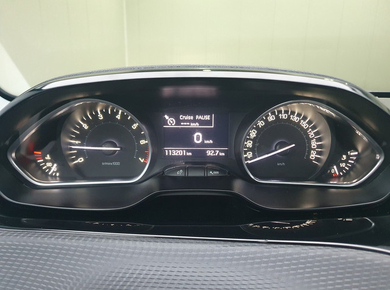 Peugeot 2008 1.2 PureTech Style PANO/NAVI/CLIMA/CRUISE/PDC