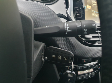 Peugeot 2008 1.2 PureTech Style PANO/NAVI/CLIMA/CRUISE/PDC