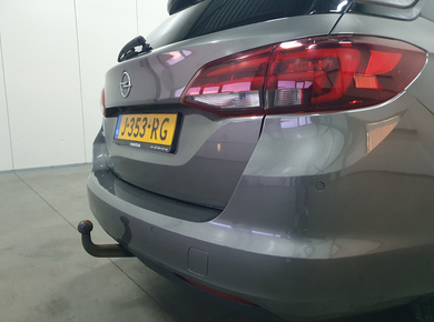 Opel Astra Sports Tourer 1.2 Ultimate PDC/TREKH./HALF-LEDER/NAVI/AIRCO/CRUISE