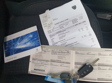 Peugeot 208 1.2 PureTech Allure NAVI/PDC/CARPLAY/TRHAAK/LMV