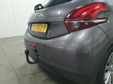 Peugeot 208 1.2 PureTech Allure NAVI/PDC/CARPLAY/TRHAAK/LMV