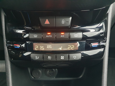 Peugeot 208 1.2 PureTech Allure NAVI/PDC/CARPLAY/TRHAAK/LMV