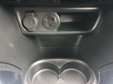 Peugeot 208 1.2 PureTech Allure NAVI/PDC/CARPLAY/TRHAAK/LMV