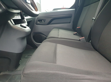 Peugeot Expert 2.0 BlueHDI 180 PK PDC/NAVI/TRHAAK/AIRCO